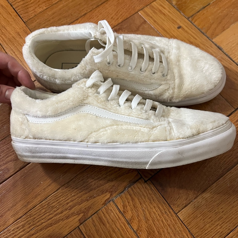 Vans Cream Faux fur old school sneakers